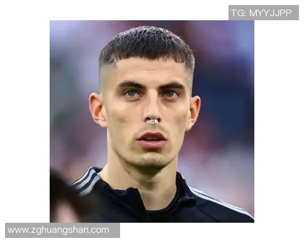 头像球星足球精彩瞬间展现绿茵场上激情与力量魅力