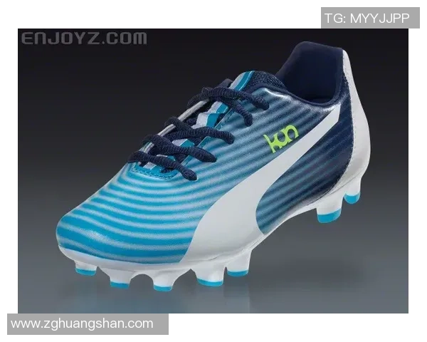 适合球星边锋的高性能足球鞋推荐与选择指南